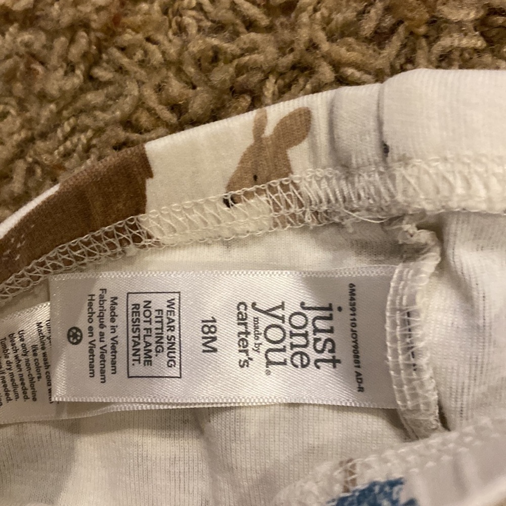 Carters pj set size 18m - Picture 5 of 5